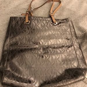 Pewter patent leather MICHAEL KORS handbag